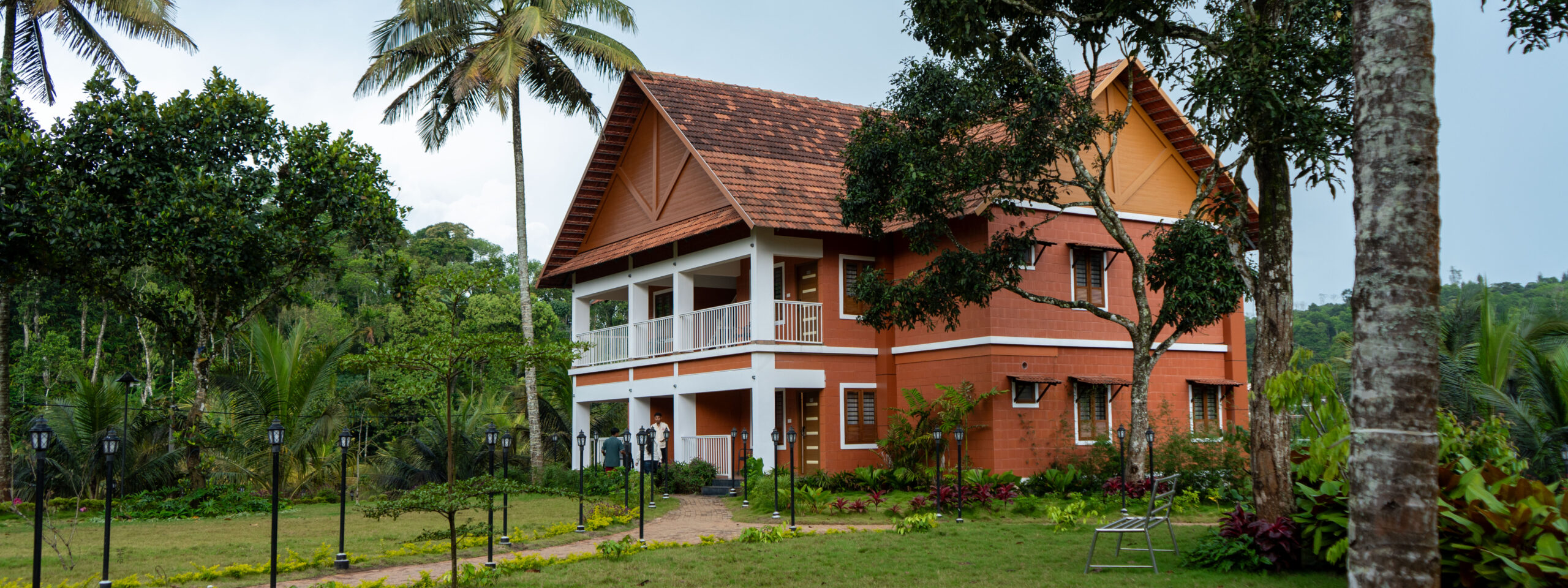 places to stay near Munnar